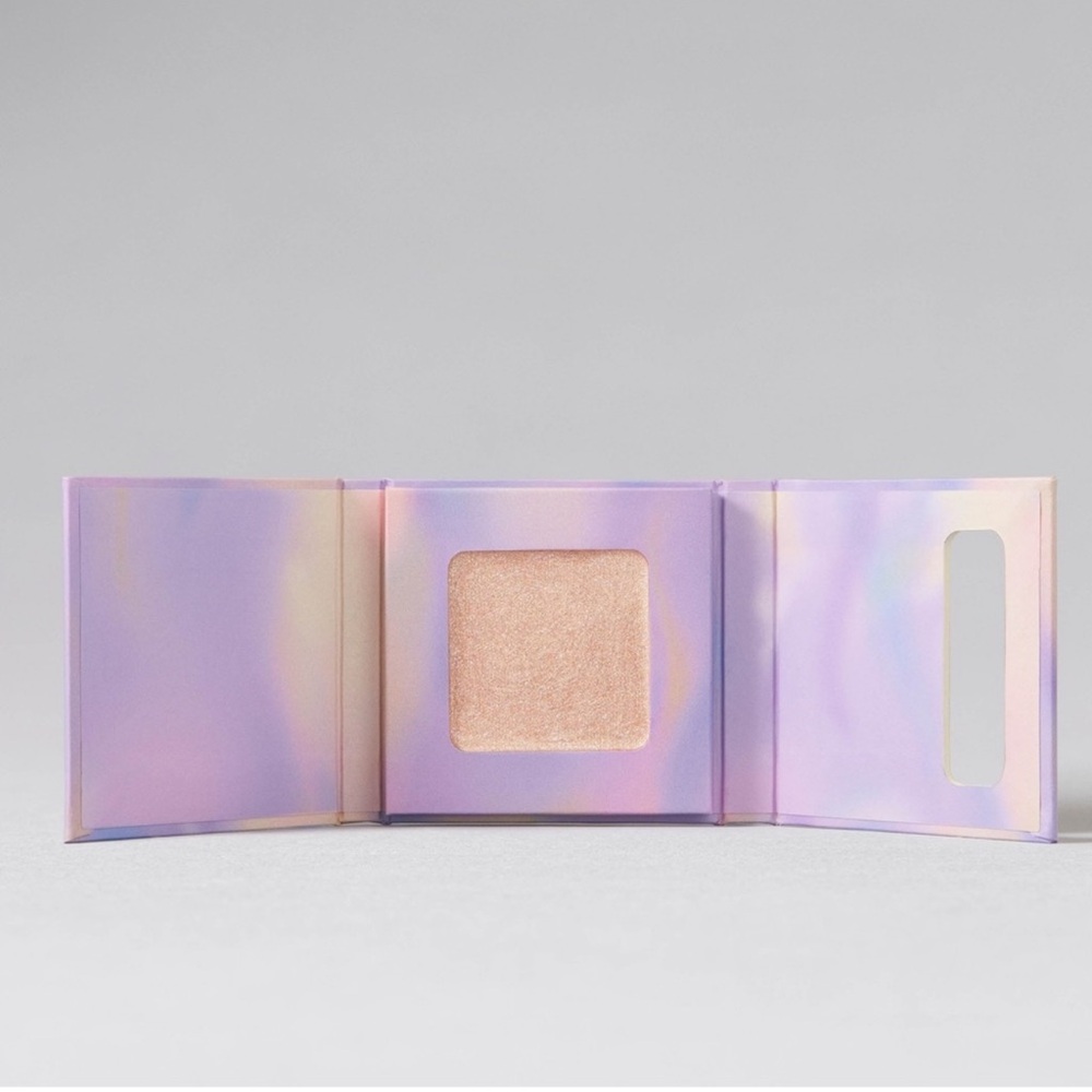 Half Magic • Light Trap Duochrome Glow Powder $29